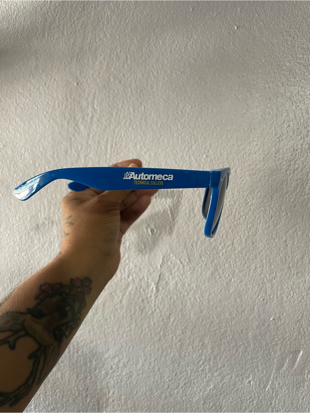 Blue glasses - Picture 3 of 4